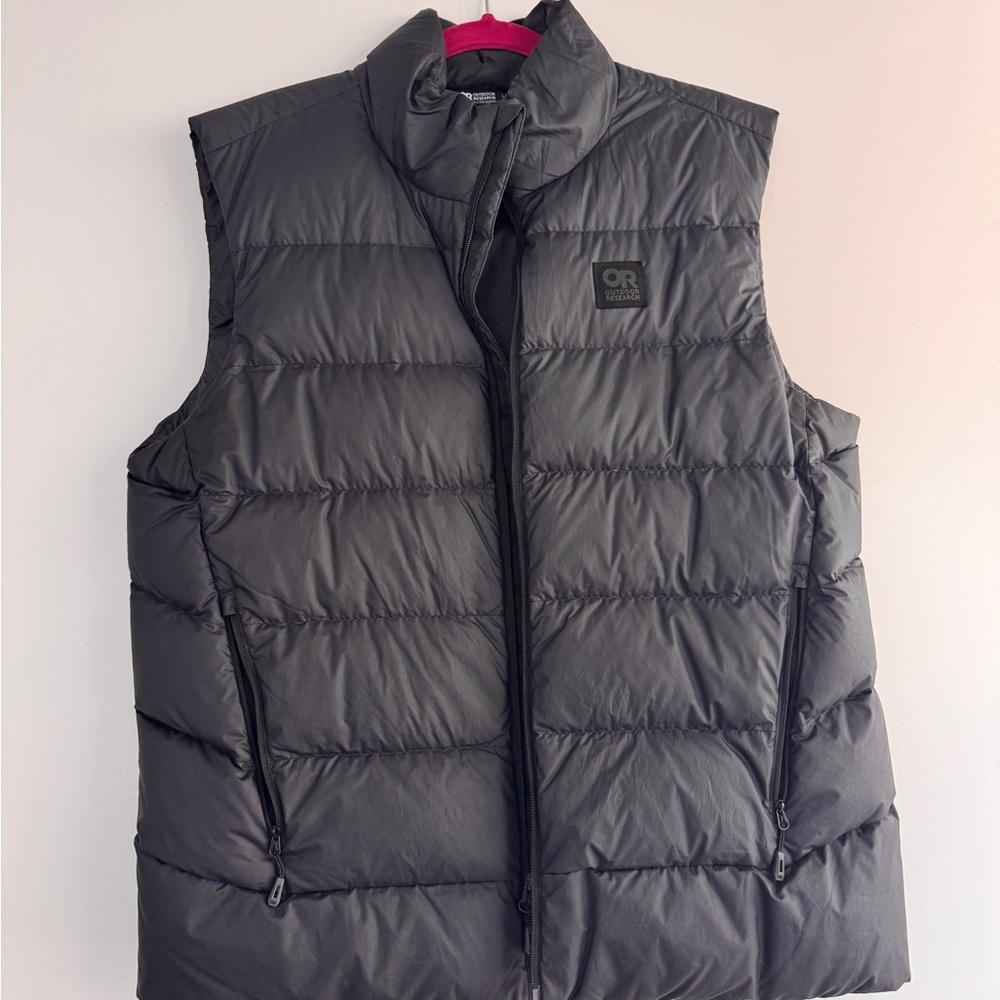 Outdoor Research Men's Dark Gray Puffer Vest